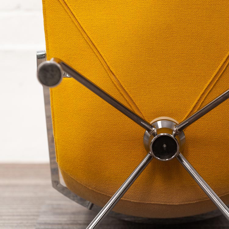 LAMMHULTS Comet Easy Chair Chaise lounge design Gunilla Allard - tissu jaune ocre / chrome quatre pieds – Image 27