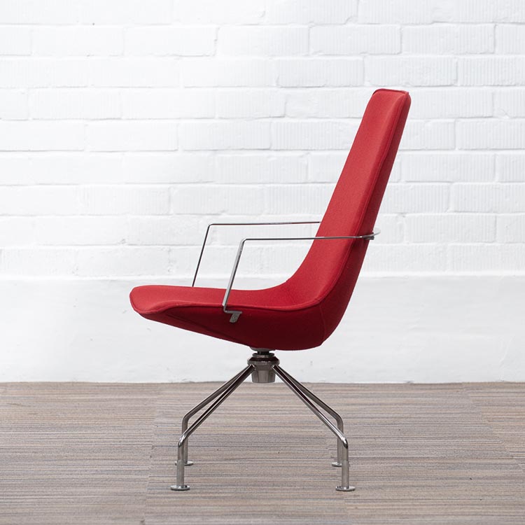 LAMMHULTS Comet Easy Chair Chaise lounge design Gunilla Allard - tissu rouge / chrome quatre pieds – Image 4