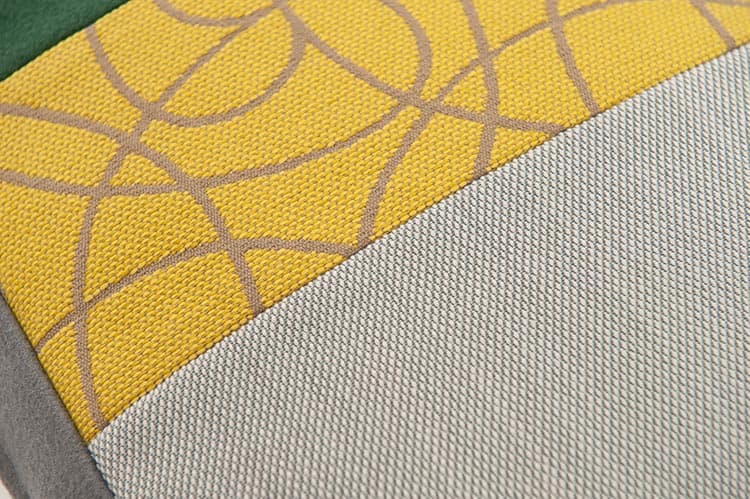 KUS-SEN Coussin design Susan van Heumen B60xL40 - tissus de différentes nuances de vert, de jaune et de grijs – Image 7