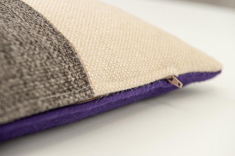 KUS-SEN Kussen design Susan van Heumen B50xL30 - grijs, donkerpaars en beige stof - Afbeelding 8