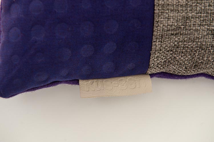 KUS-SEN Kussen design Susan van Heumen B50xL30 - grijs, donkerpaars en beige stof - Afbeelding 9