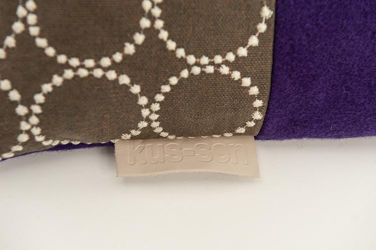 KUS-SEN Kussen design Susan van Heumen B50xL30 - grijs, donkerpaars en wit stof - Afbeelding 8