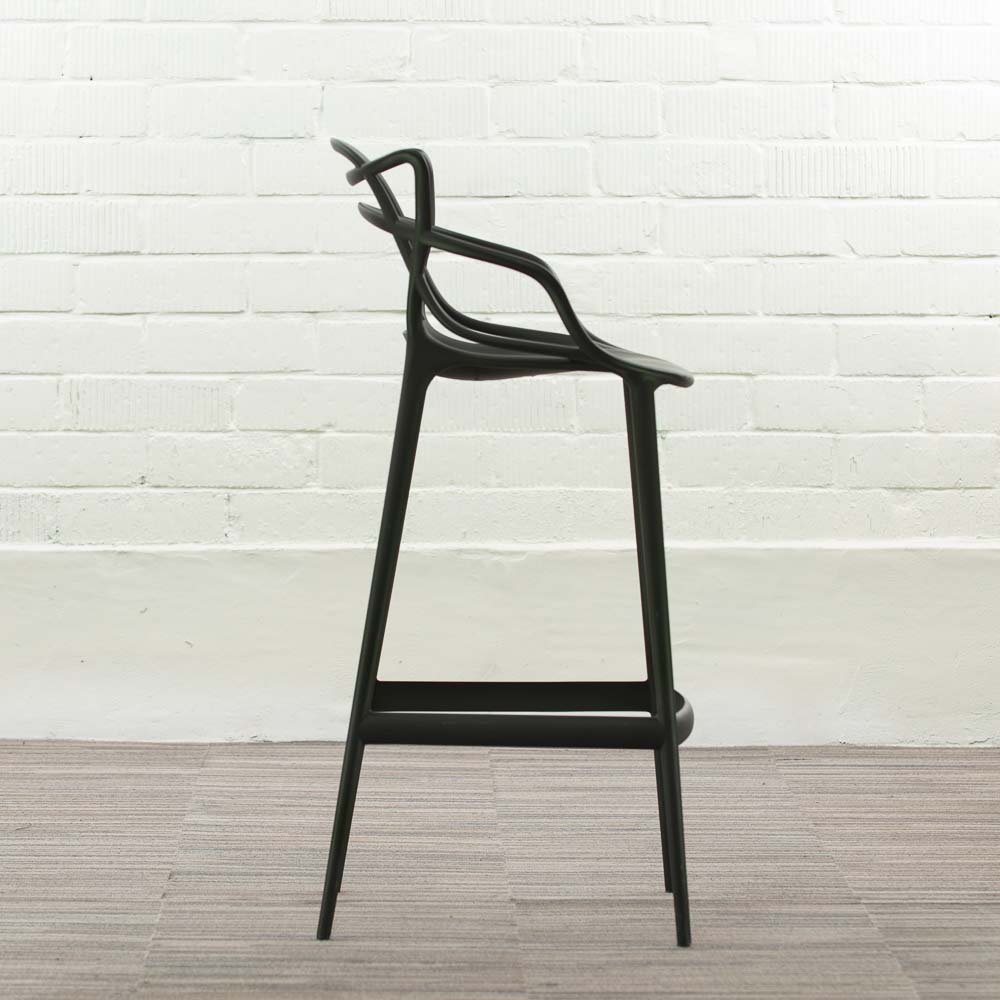 KARTELL Masters Stool Tabouret de bar design Philippe Starck and Eugeni Quitllet - plastique noir / plastique noir quatre pieds – Image 11