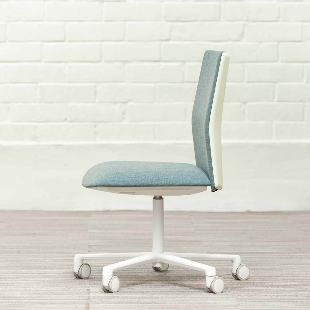 ARPER Kinesit Bureaustoel design Lievore Altherr Molina - blauw stof en wit kunststof achterkant / wit metalen sterpoot - Afbeelding 3