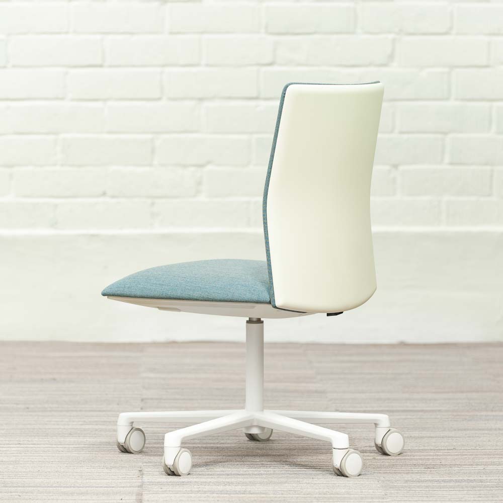 ARPER Kinesit Bureaustoel design Lievore Altherr Molina - blauw stof en wit kunststof achterkant / wit metalen sterpoot - Afbeelding 4
