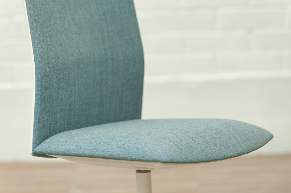 ARPER Kinesit Bureaustoel design Lievore Altherr Molina - blauw stof en wit kunststof achterkant / wit metalen sterpoot - Afbeelding 11