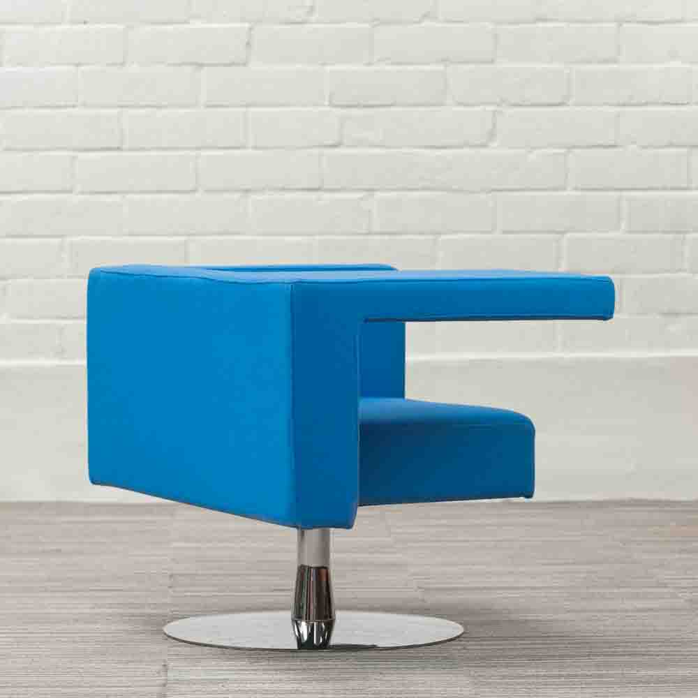 OFFECCT Solitaire Fauteuil design Alfredo Häberli - tissu bleu / chrome plaque de base – Image 15