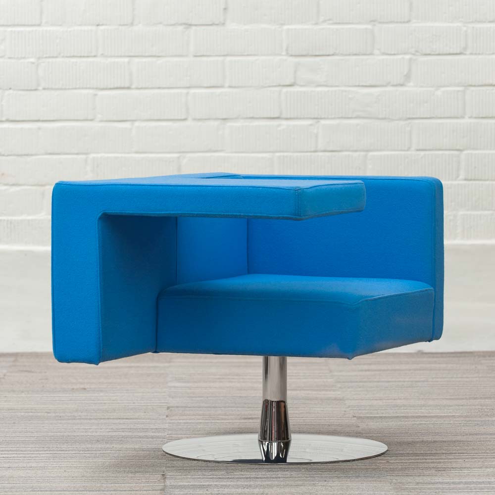 OFFECCT Solitaire Fauteuil design Alfredo Häberli - tissu bleu / chrome plaque de base – Image 17