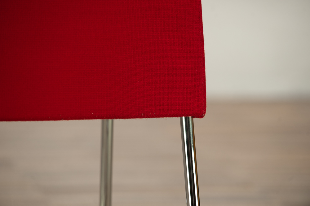 MATERIA Plint Tabouret - tissu rouge / chrome piètement traîneau – Image 13