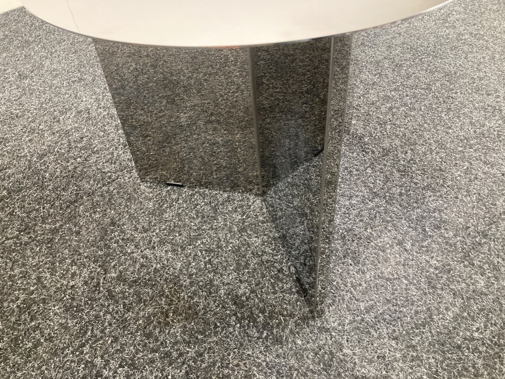 HAY Slit Table Table d’appoint Rond B45xD45xH35.5 - miroir / verre piètement mural – Image 12
