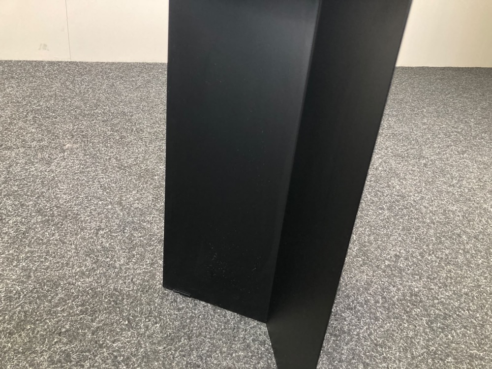 HAY Slit Table Table d’appoint Rond B35xD35xH47 - acier noir / acier noir piètement mural – Image 7