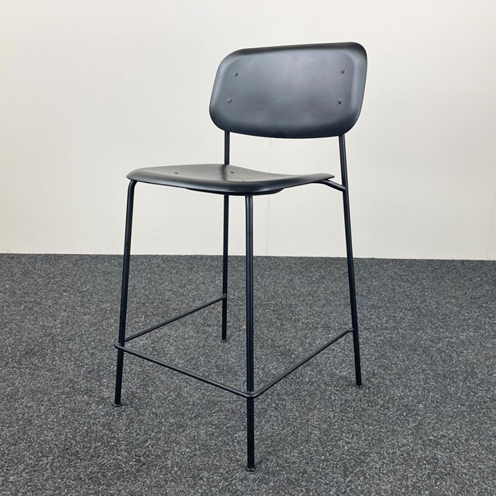 HAY Soft Edge 95 Tabouret de bar design Iskos-Berlin empilable - plastique noir / acier noir quatre pieds – Image 2