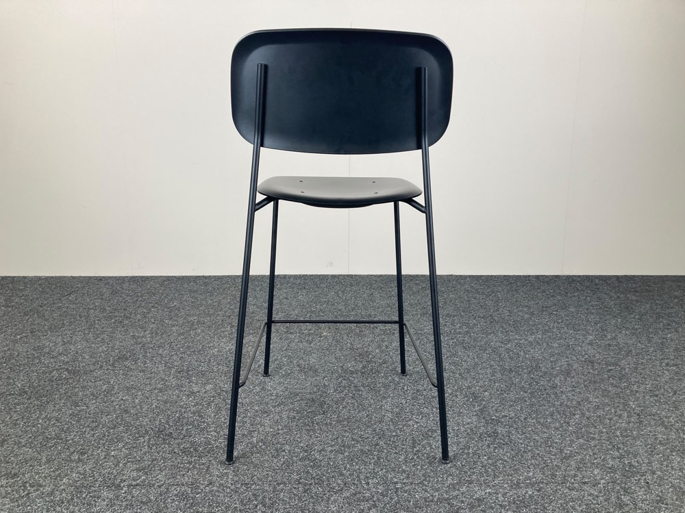 HAY Soft Edge 95 Tabouret de bar design Iskos-Berlin empilable - plastique noir / acier noir quatre pieds – Image 6
