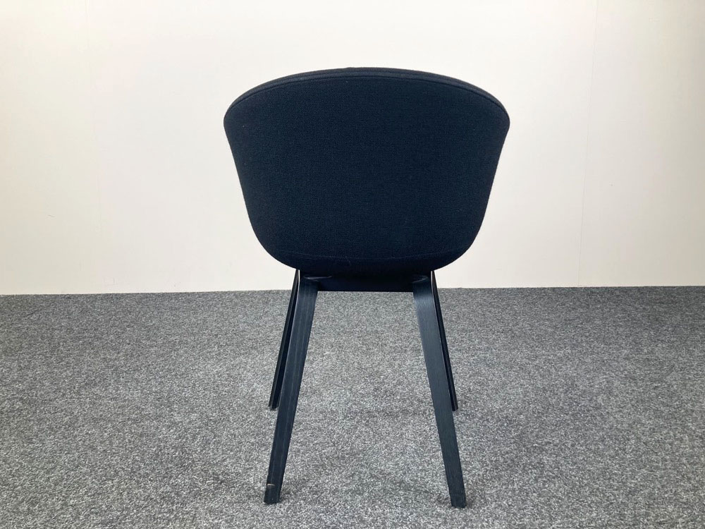 HAY About a Chair AAC23 Ontvangststoel design Hee Welling - zwarte stof / zwart hout vierpoot - Afbeelding 7