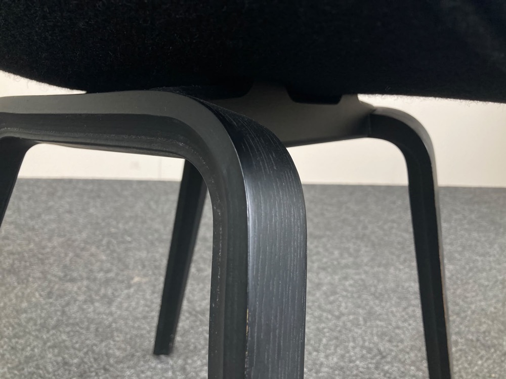 HAY About a Chair AAC23 Ontvangststoel design Hee Welling - zwarte stof / zwart hout vierpoot - Afbeelding 13