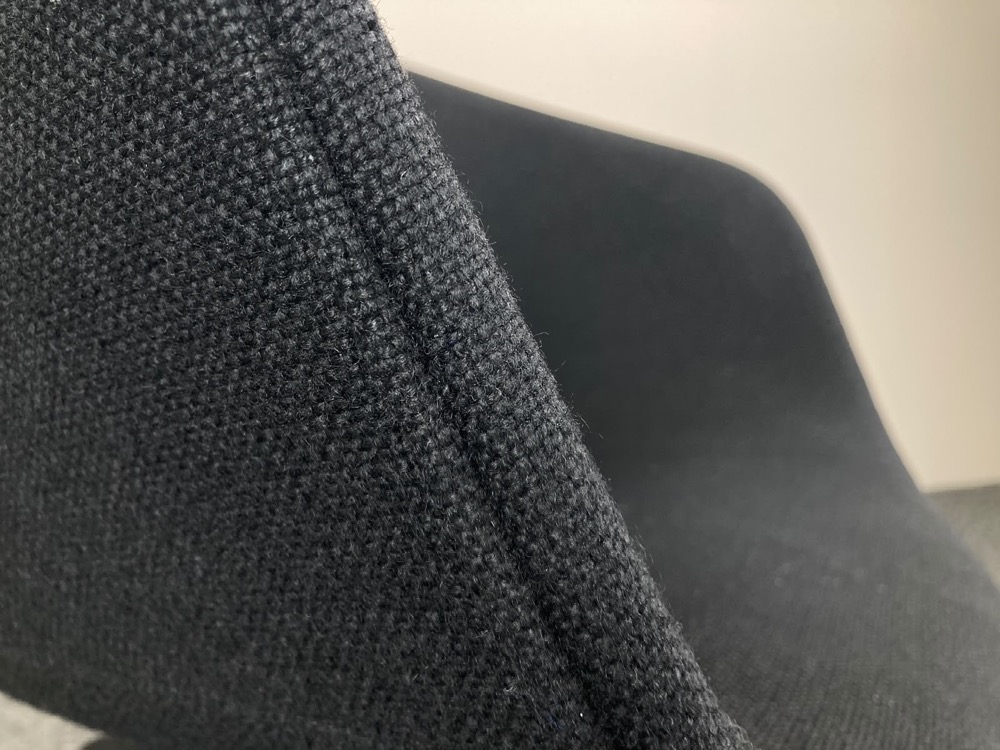 HAY About a Chair AAC23 Ontvangststoel design Hee Welling - zwarte stof / zwart hout vierpoot - Afbeelding 15