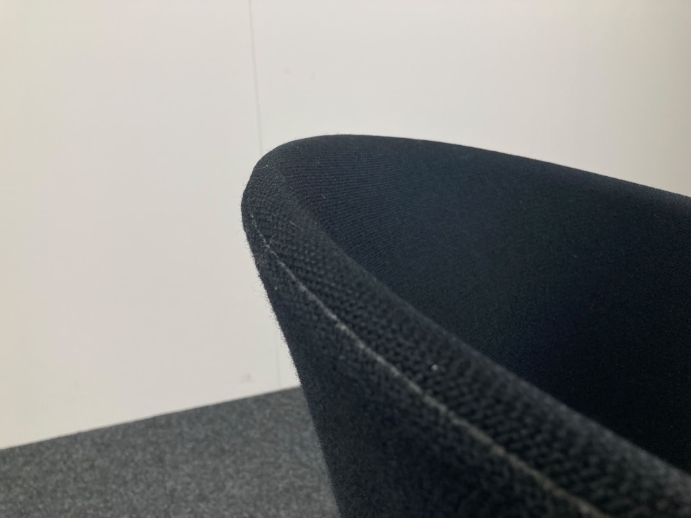 HAY About a Chair AAC23 Ontvangststoel design Hee Welling - zwarte stof / zwart hout vierpoot - Afbeelding 17
