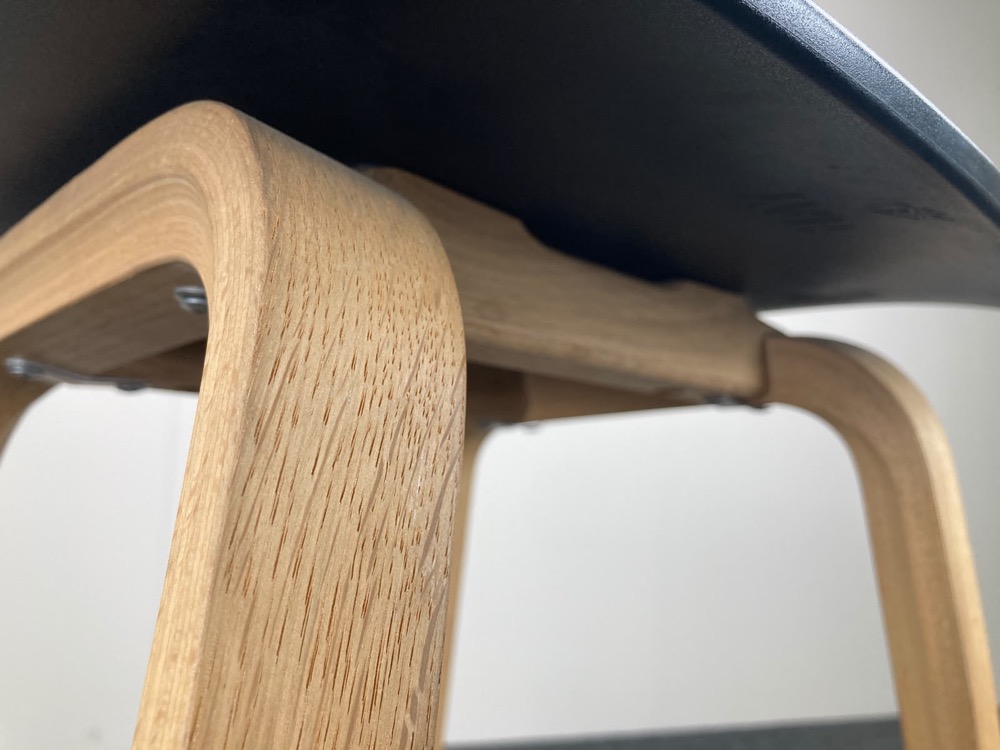HAY About a Stool AAS32 Tabouret de bar design Hee Welling - plastique noir / bois de chêne quatre pieds – Image 24
