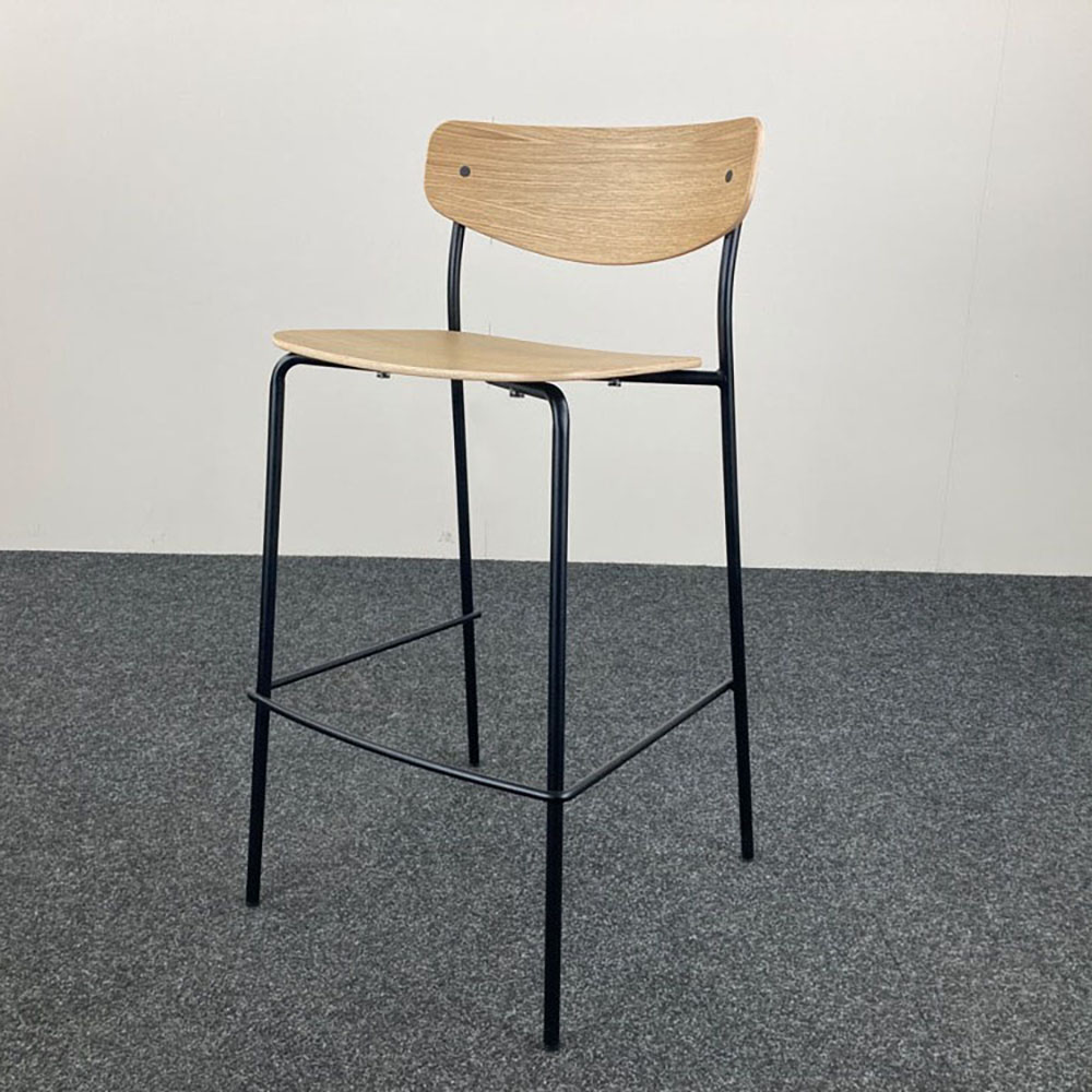INCLASS Lea 0430 Tabouret de bar empilable - bois / métal noir quatre pieds – Image 2