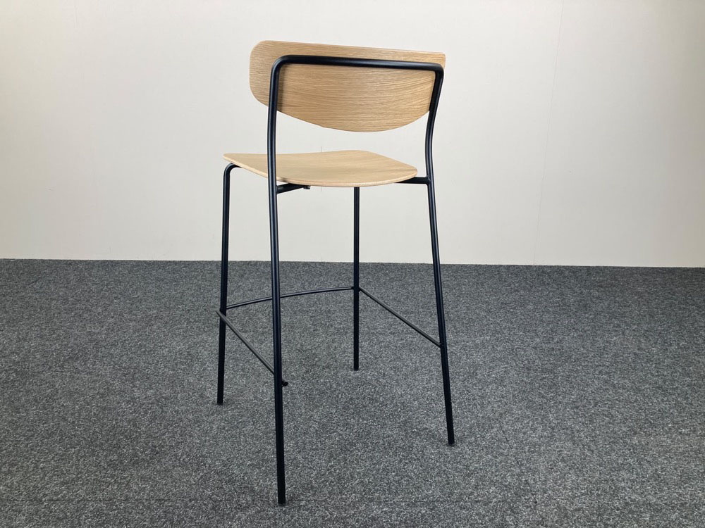 INCLASS Lea 0430 Tabouret de bar empilable - bois / métal noir quatre pieds – Image 6