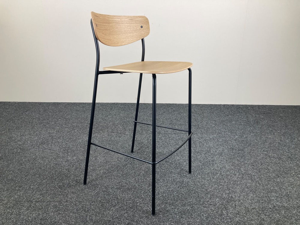 INCLASS Lea 0430 Tabouret de bar empilable - bois / métal noir quatre pieds – Image 11