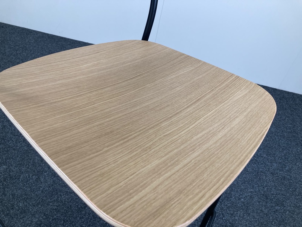 INCLASS Lea 0430 Tabouret de bar empilable - bois / métal noir quatre pieds – Image 16