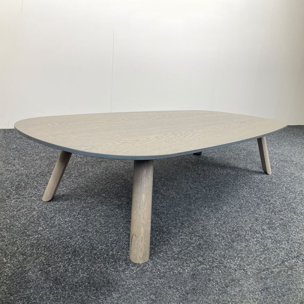 ARCO Table basse design Jonas Trampedach - oak moss / oak moss quatre pieds – Image 2