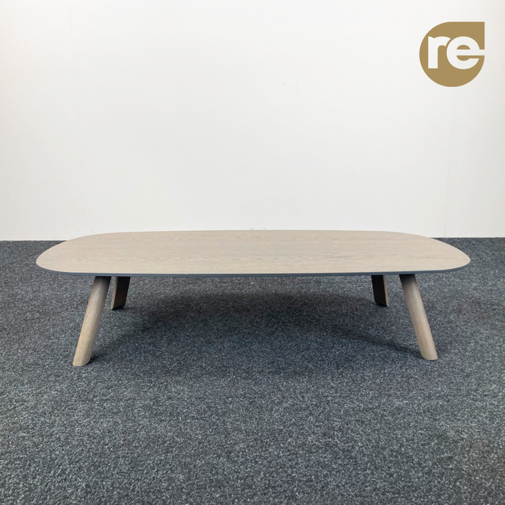 ARCO Table basse design Jonas Trampedach - oak moss / oak moss quatre pieds