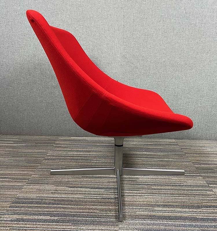 LAPALMA AUKI S113 Lounge Chair design Hee Welling - red fabric / aluminium star base - Image 3