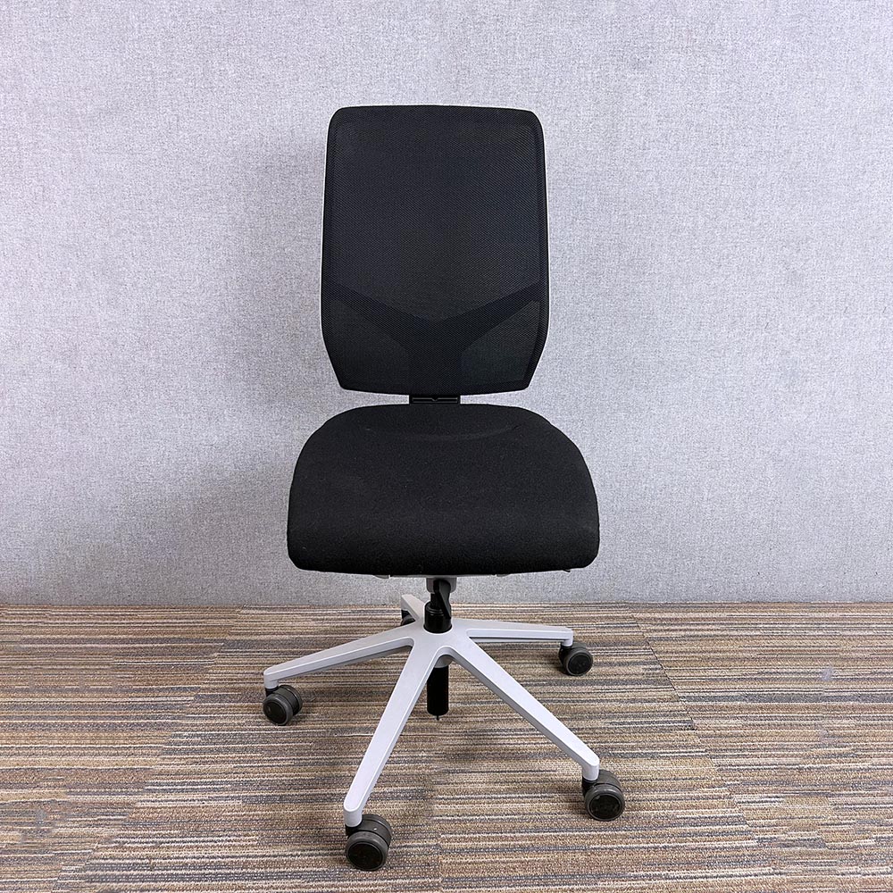 GIROFLEX G68 Chaise de bureau - tissu noir / aluminium base croisée