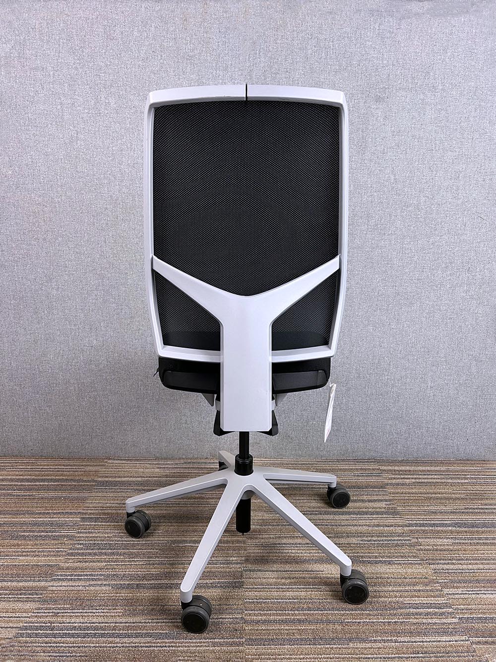 GIROFLEX G68 Chaise de bureau - tissu noir / aluminium base croisée – Image 5