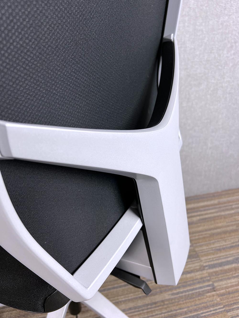 GIROFLEX G68 Chaise de bureau - tissu noir / aluminium base croisée – Image 9