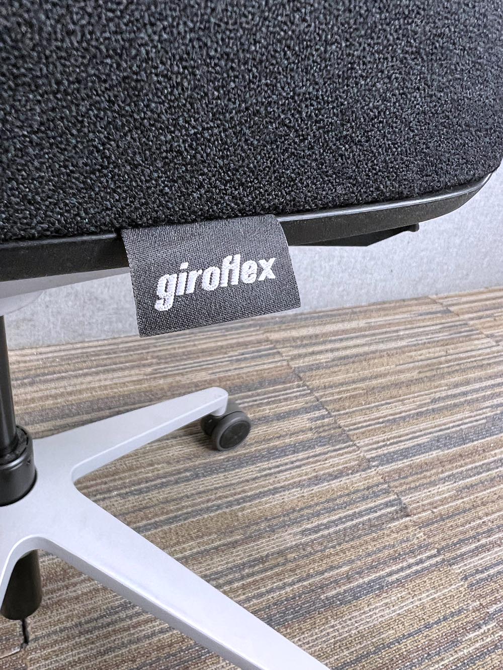 GIROFLEX G68 Chaise de bureau - tissu noir / aluminium base croisée – Image 10