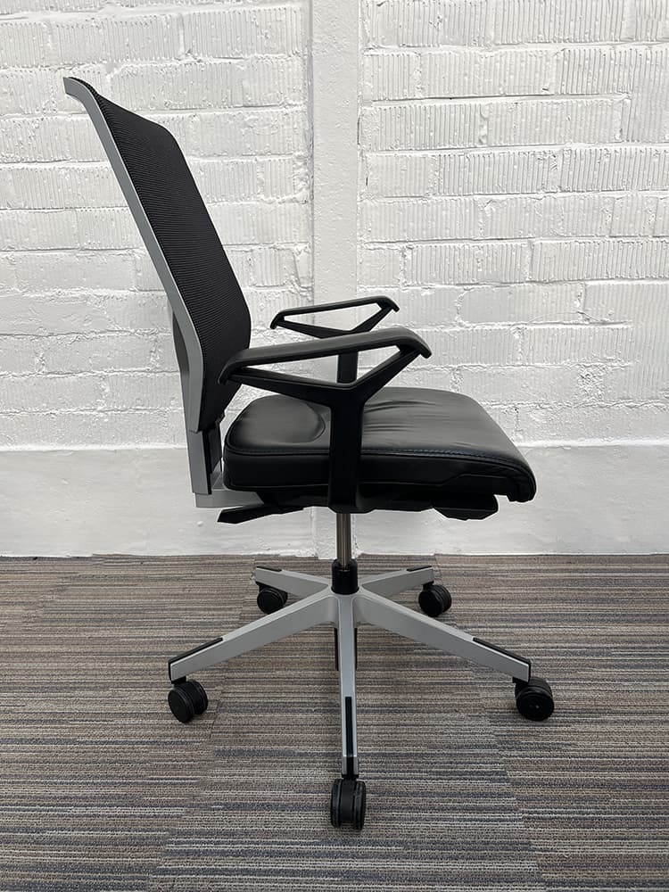 GIROFLEX 68 Bureaustoel netweave - zwart leder / grijs metaal kruisvoet - Afbeelding 3