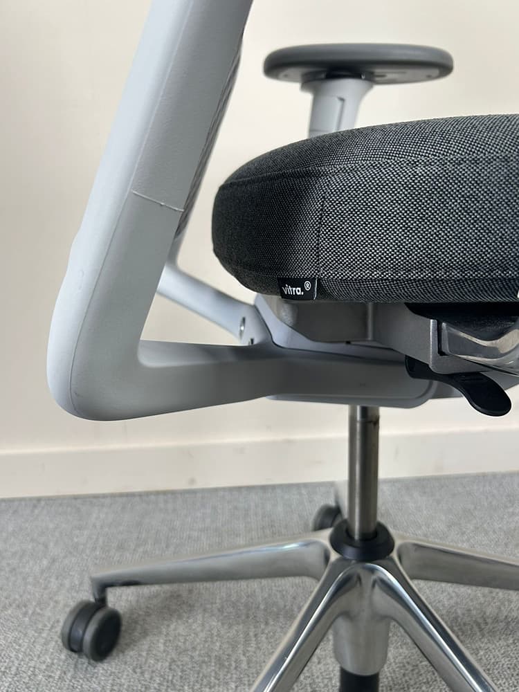 VITRA ID Chair concept Chaise de bureau - tissu gris / métal base croisée – Image 7