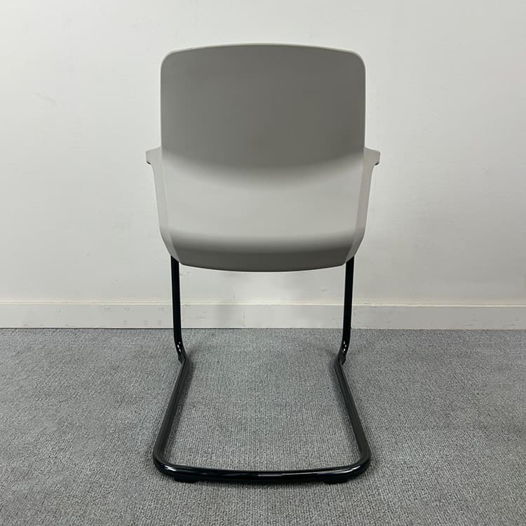WILKHAHN Visitor Chair stackable - white / black plastic / black metal cantilever - Image 5