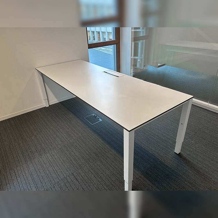 PAMI Bureau B240xD80xH62-84 - mélamine blanche / métal blanc quatre pieds – Image 2