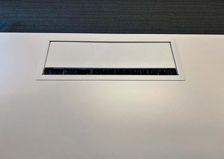 PAMI Bureau B240xD80xH62-84 - mélamine blanche / métal blanc quatre pieds – Image 4