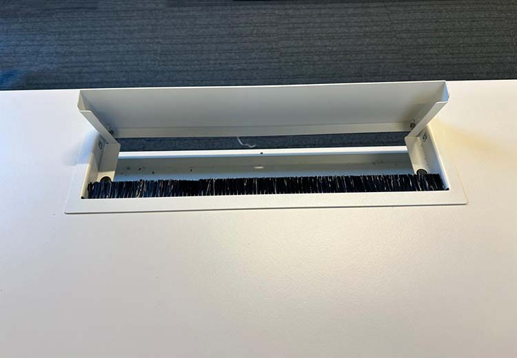 PAMI Bureau B240xD80xH62-84 - mélamine blanche / métal blanc quatre pieds – Image 5