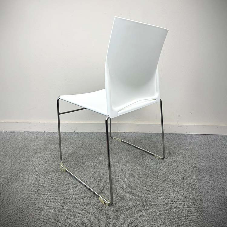 Reception Chair - white plastic / chrome sled base - Image 5