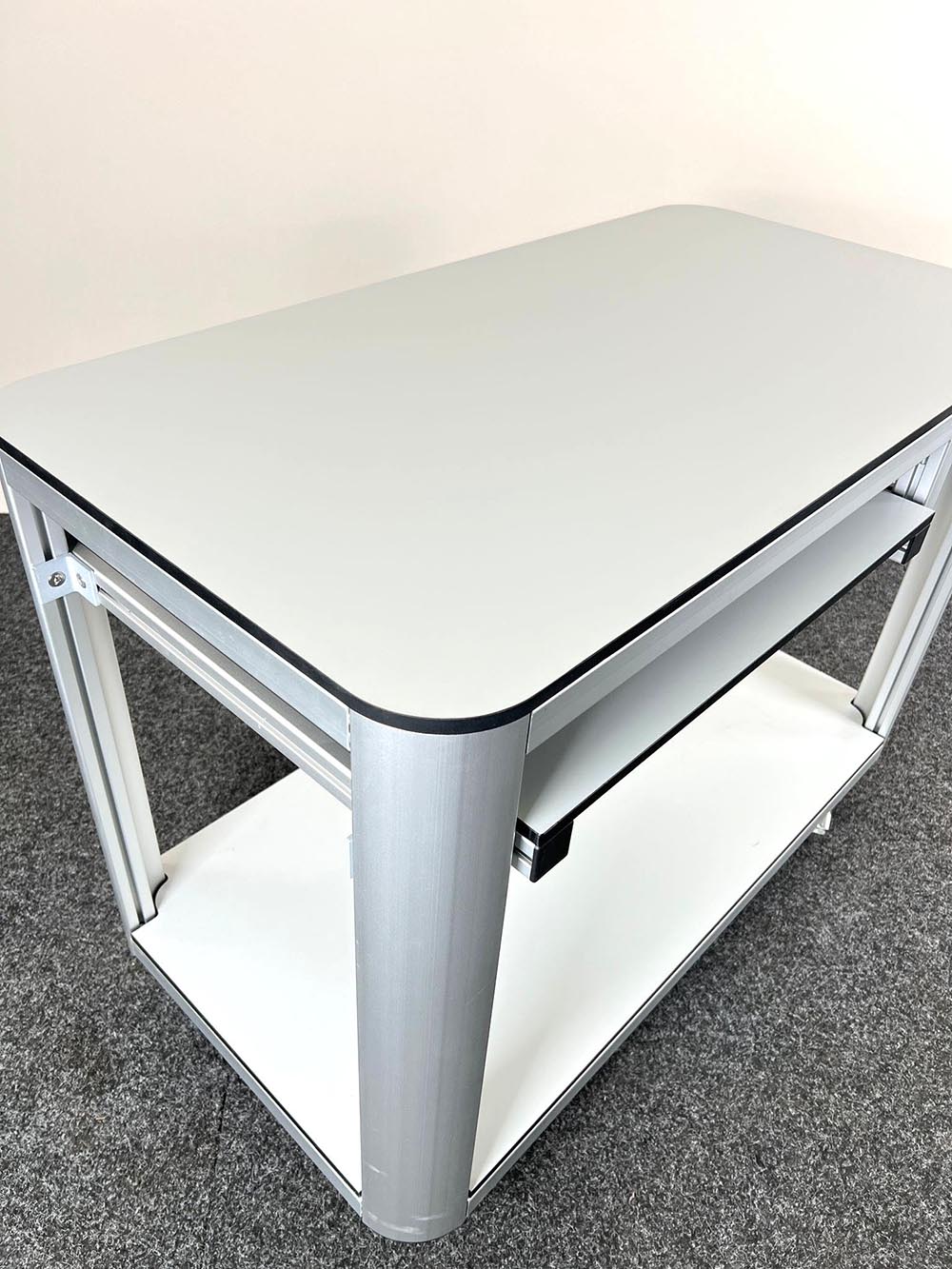 TRESPA Table B60xD115xH86 - gris / quatre pieds – Image 4