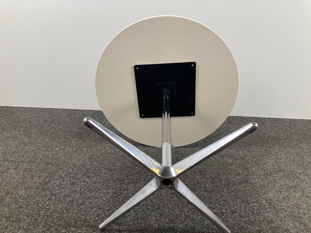BENE Club Table Table de cantine Rond design Pearson Lloyd B80xD80xH74 - mélamine blanche / chrome base croisée – Image 7