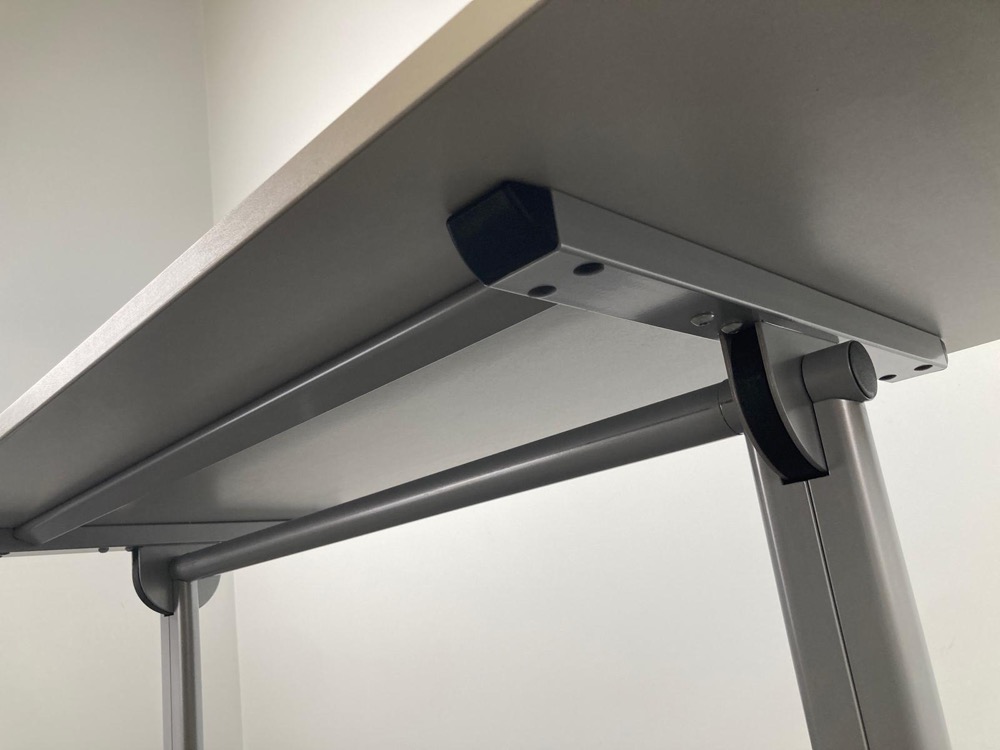 Table pliante B140xD70xH73 - mélamine blanche / métal gris pied en y – Image 12