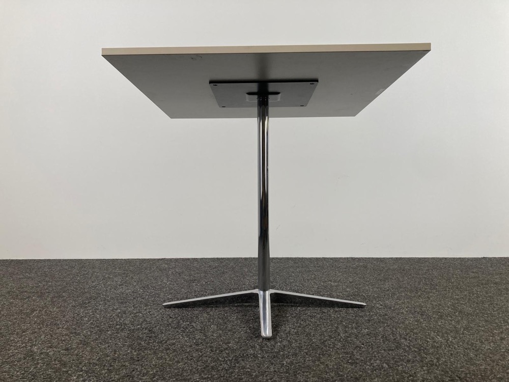 BENE Club Table Table de cantine Carré design Pearson Lloyd B80xD80xH74 - mélamine blanche / chrome base croisée – Image 4