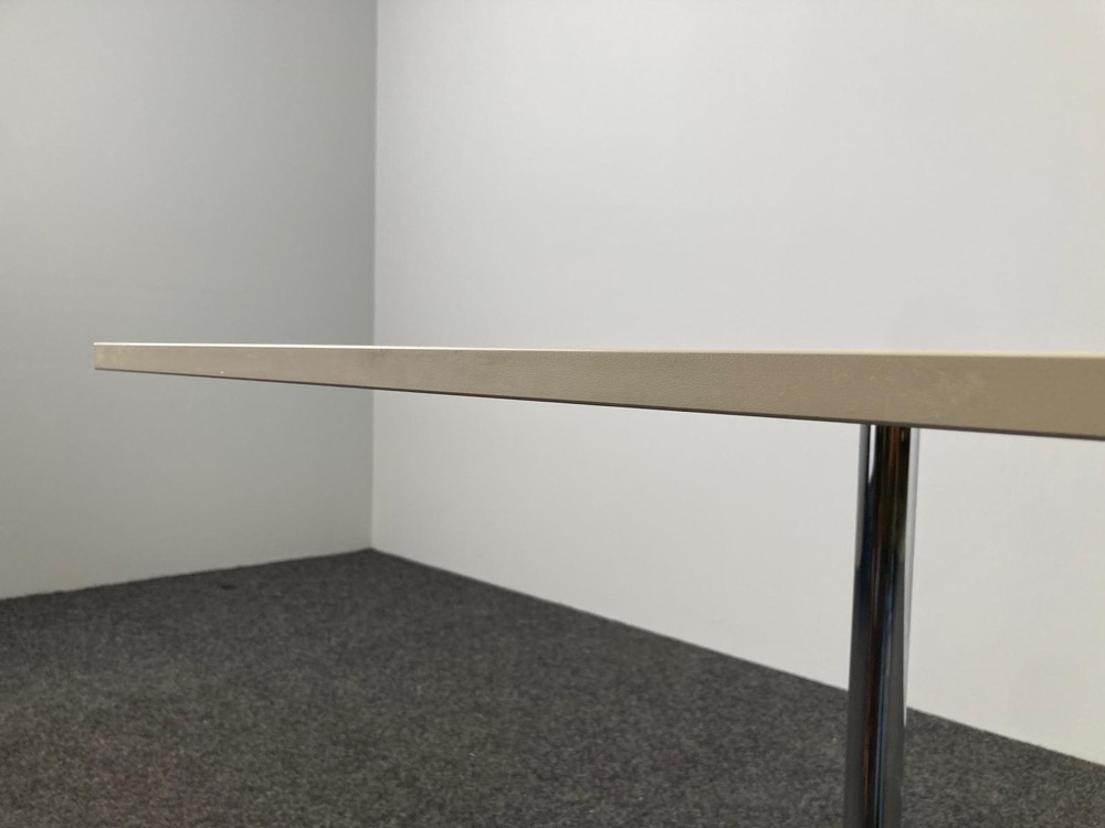 BENE Club Table Table de cantine Carré design Pearson Lloyd B80xD80xH74 - mélamine blanche / chrome base croisée – Image 7