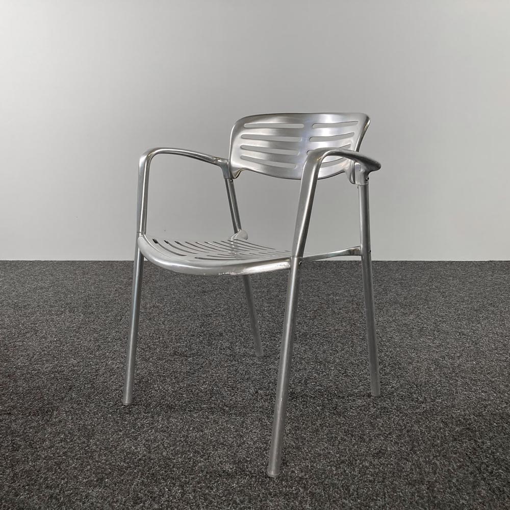 AMAT 3 Toledo Ontvangststoel design Jorge Pensi stapelbaar - grijs alu / alu vierpoot - Afbeelding 2
