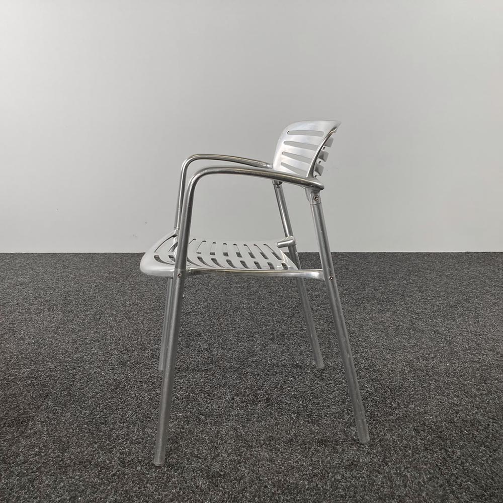 AMAT 3 Toledo Ontvangststoel design Jorge Pensi stapelbaar - grijs alu / alu vierpoot - Afbeelding 3