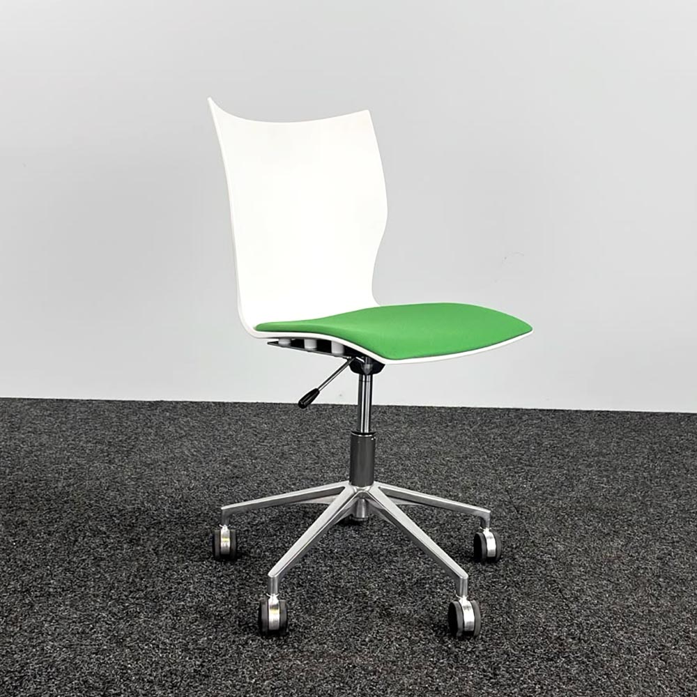 CASALA Chaise pivotante - plastique blanc / tissu vert / chrome base croisée – Image 2