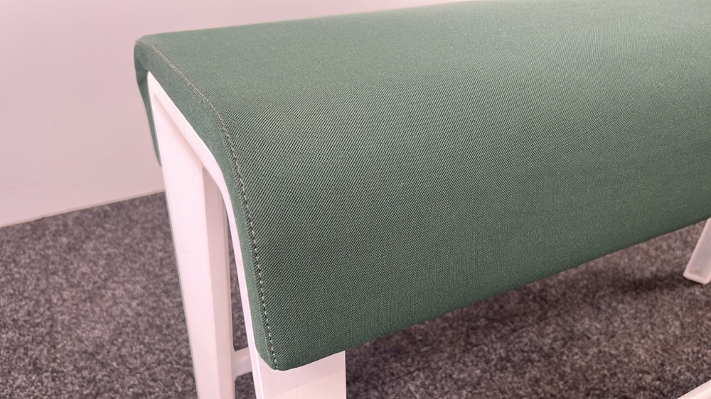 STEELCASE B-Free Banc - tissu vert forêt / métal blanc quatre pieds – Image 7
