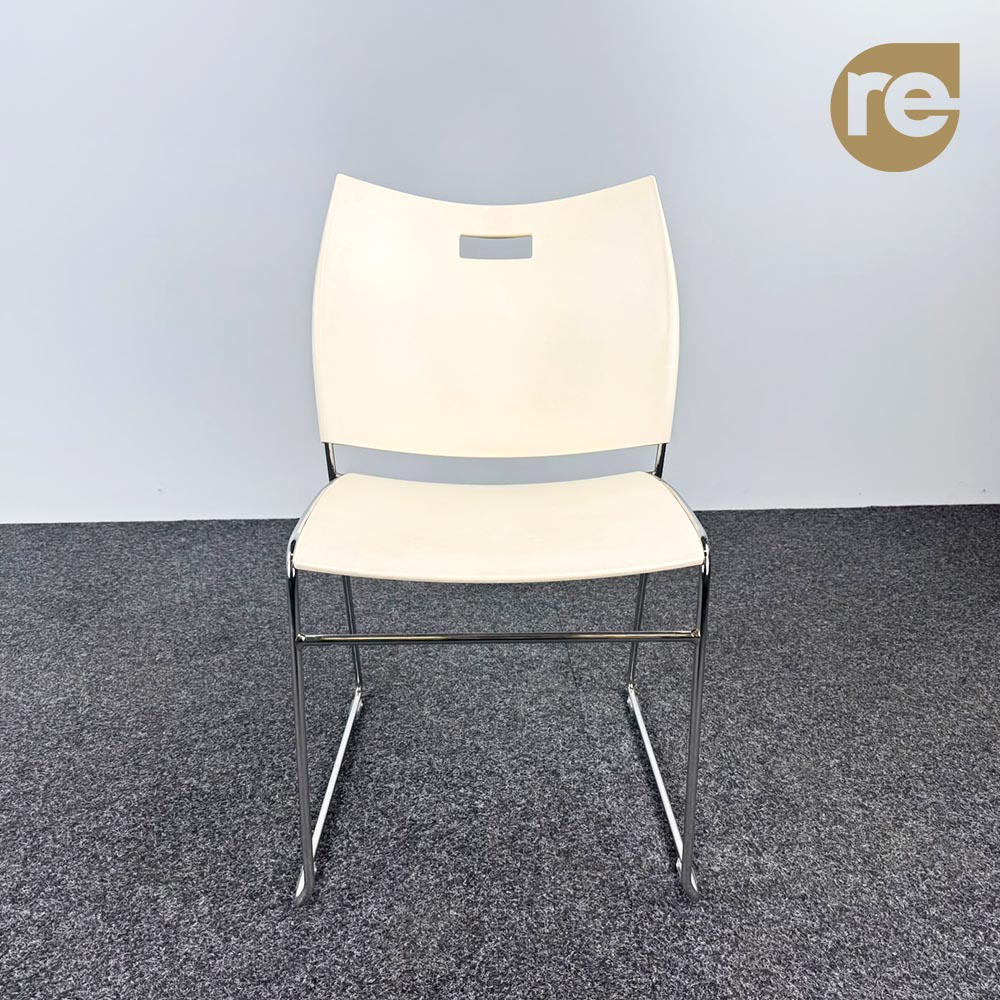CASALA Curvy Zaalstoel Stapelbaar - wit kunststof / chrome sledepoot